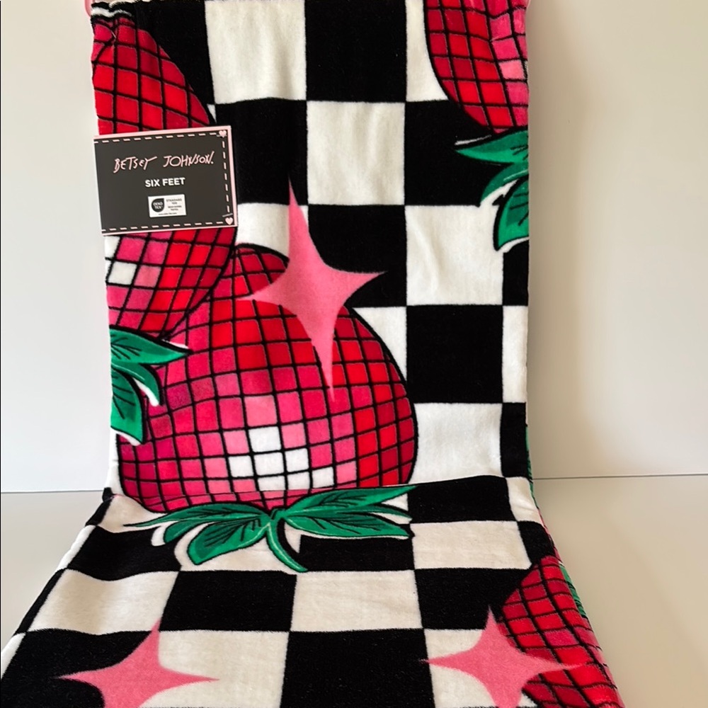 Betsey Johnson Beach Towel Pink and Black Checkered with Strawberries 🍓
